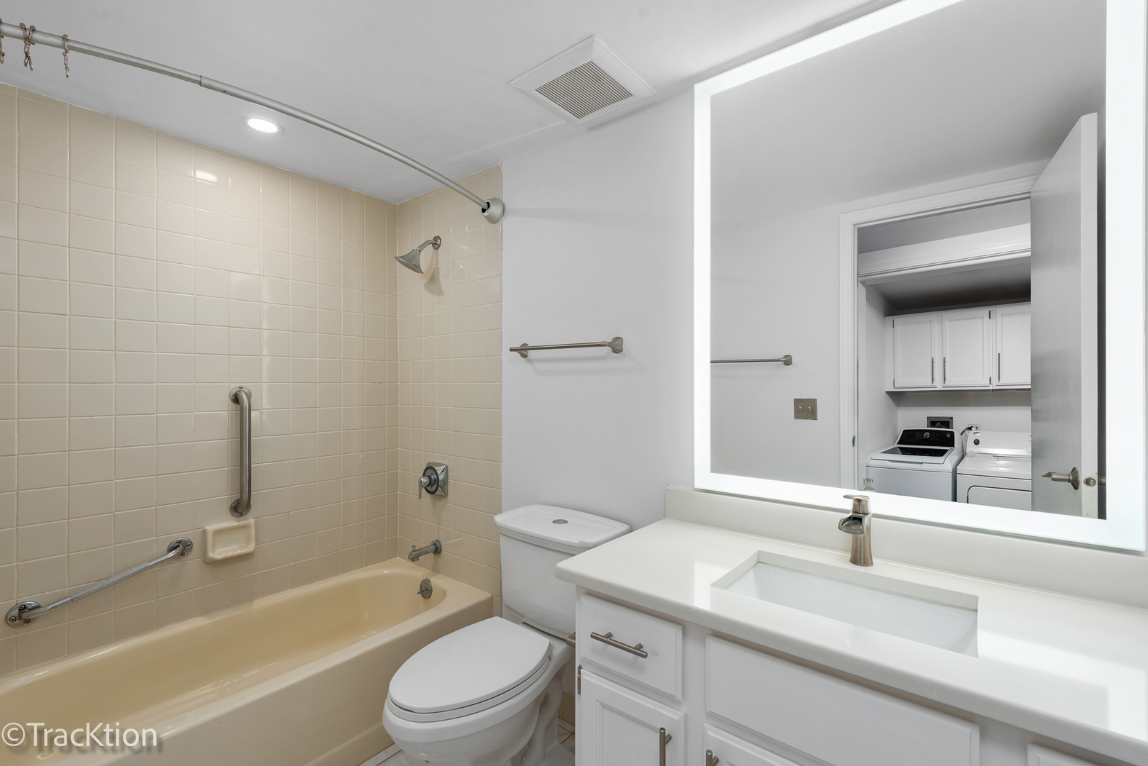 6400 W Belle Plaine Avenue #509, Chicago, IL 60634