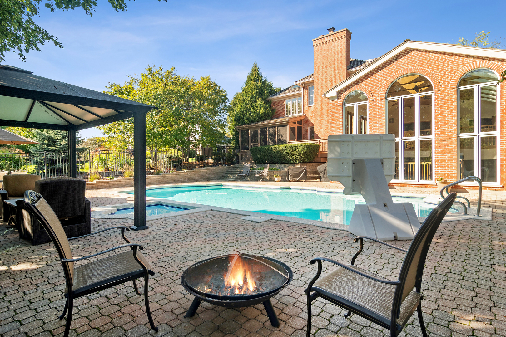 1515 Galloway Drive, Inverness, IL 60010