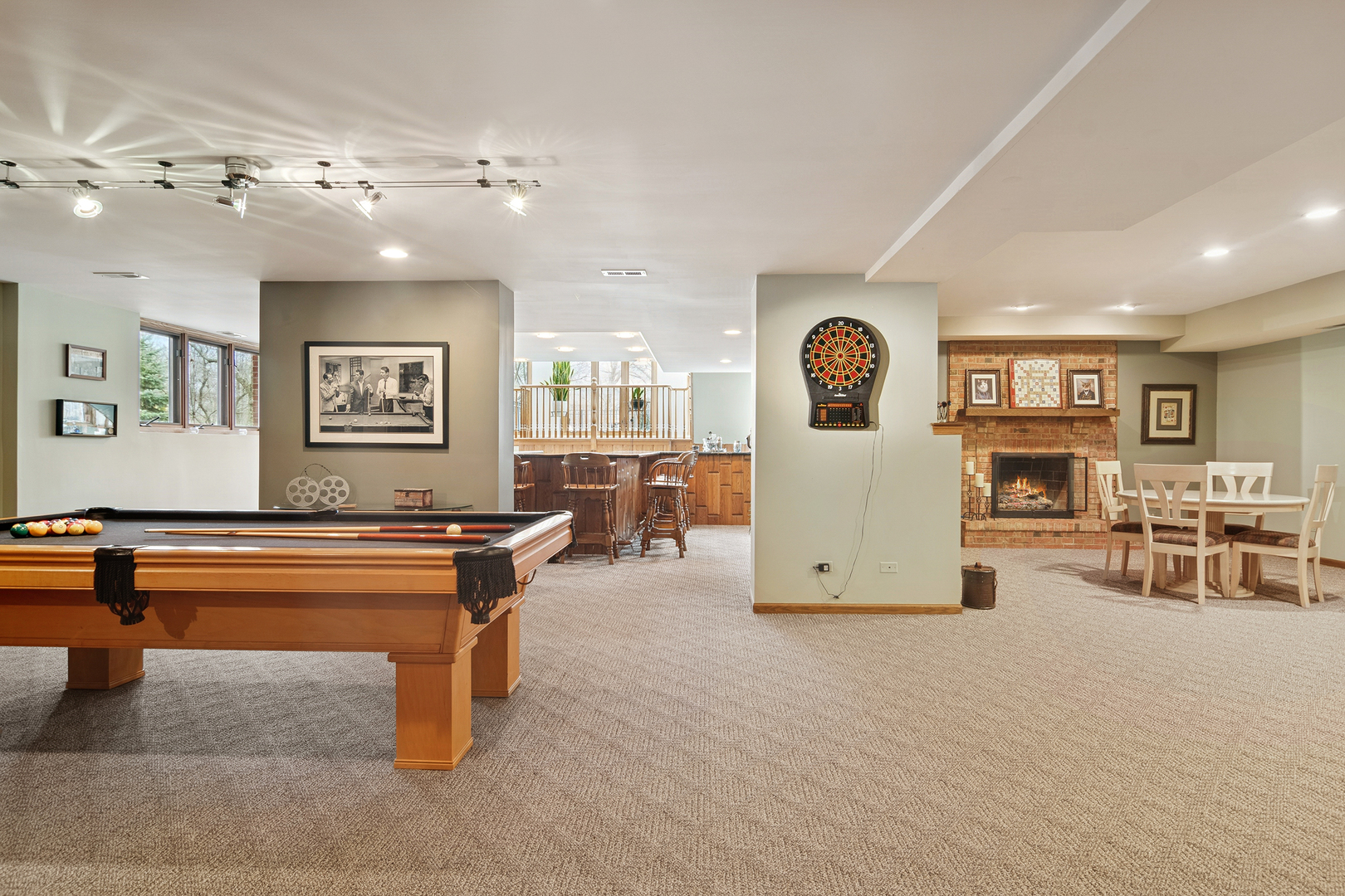 1515 Galloway Drive, Inverness, IL 60010