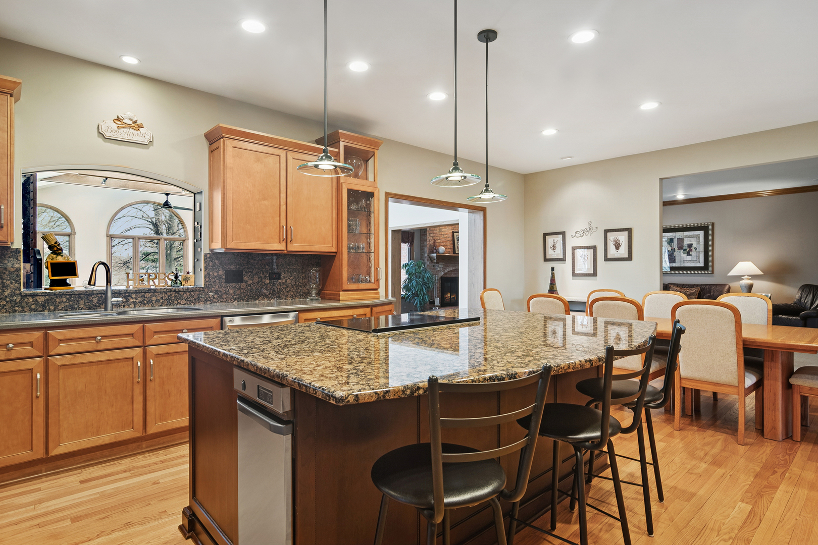 1515 Galloway Drive, Inverness, IL 60010