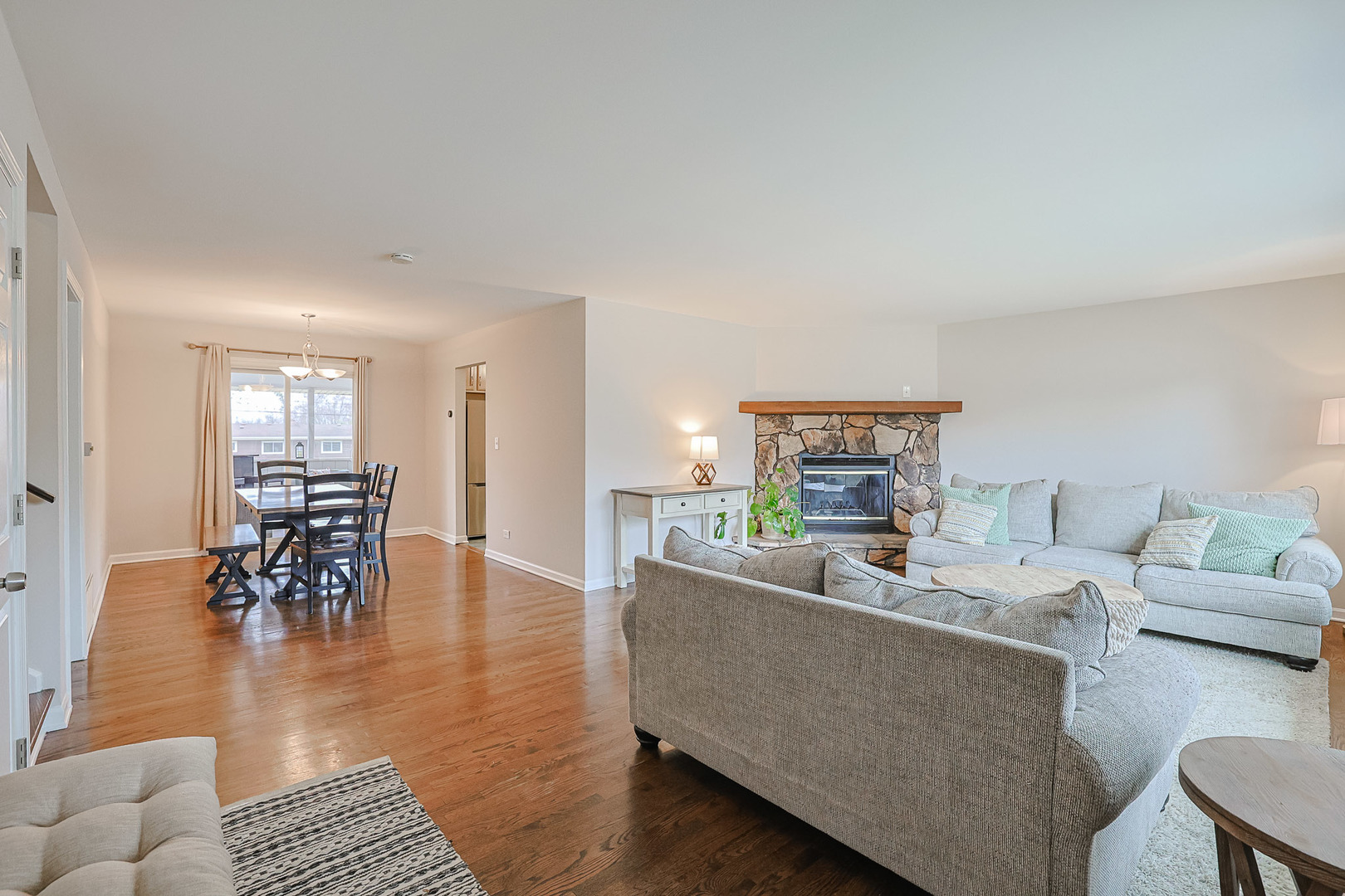 542 Gamble Drive, Lisle, IL 60532