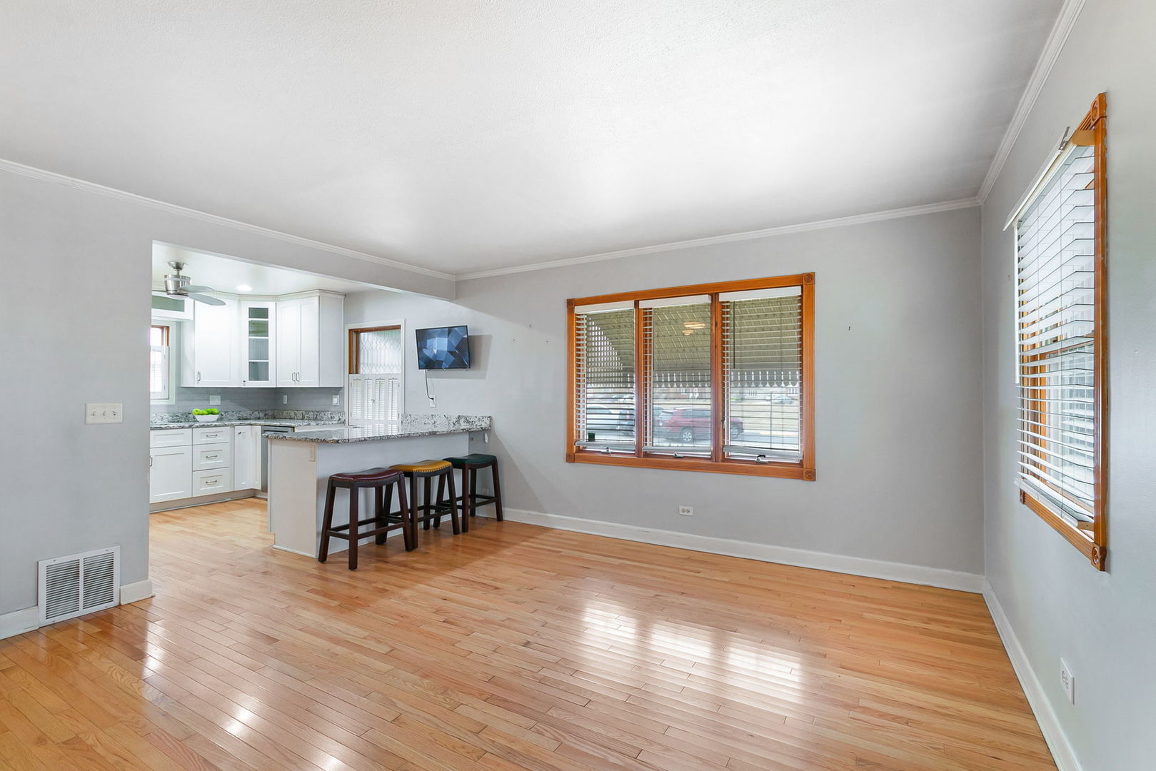 4539 Clyde Avenue, Lyons, IL 60534