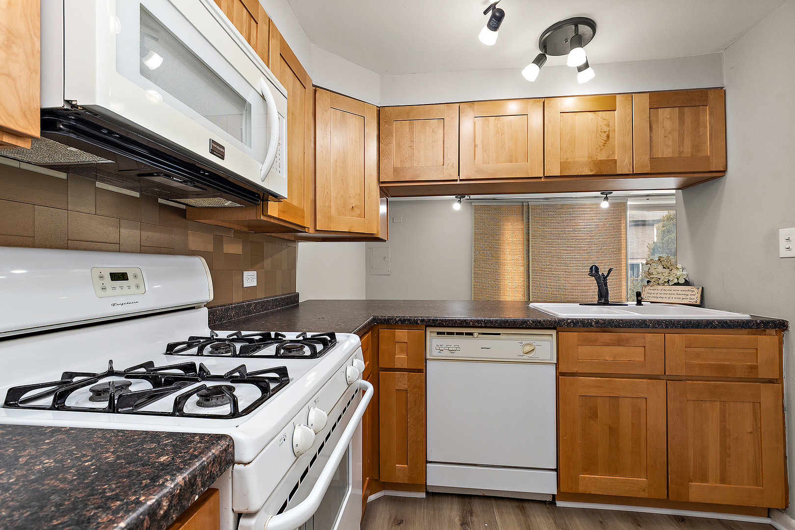 23 Cour Versaille Court #23, Palos Hills, IL 60465