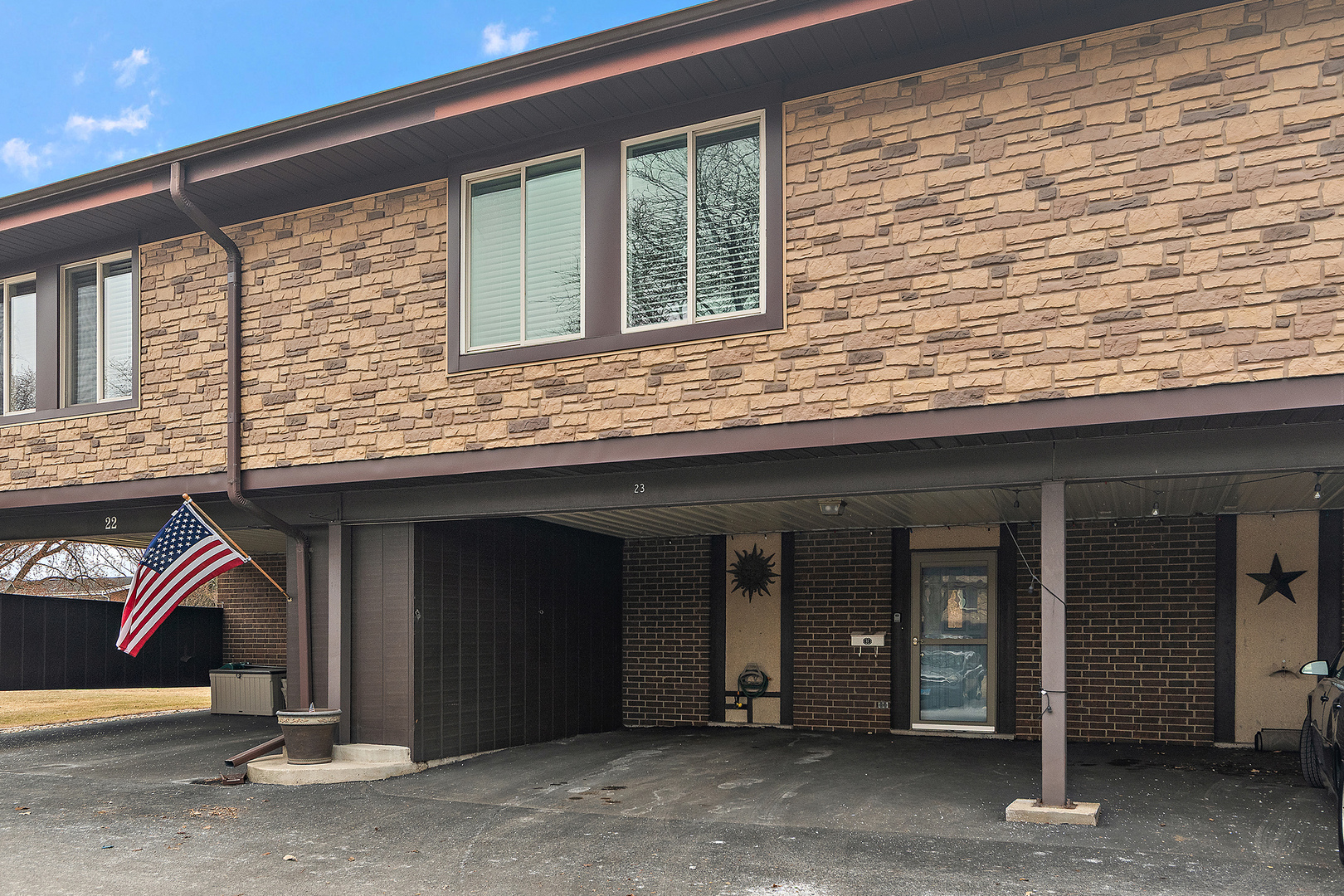 23 Cour Versaille Court #23, Palos Hills, IL 60465