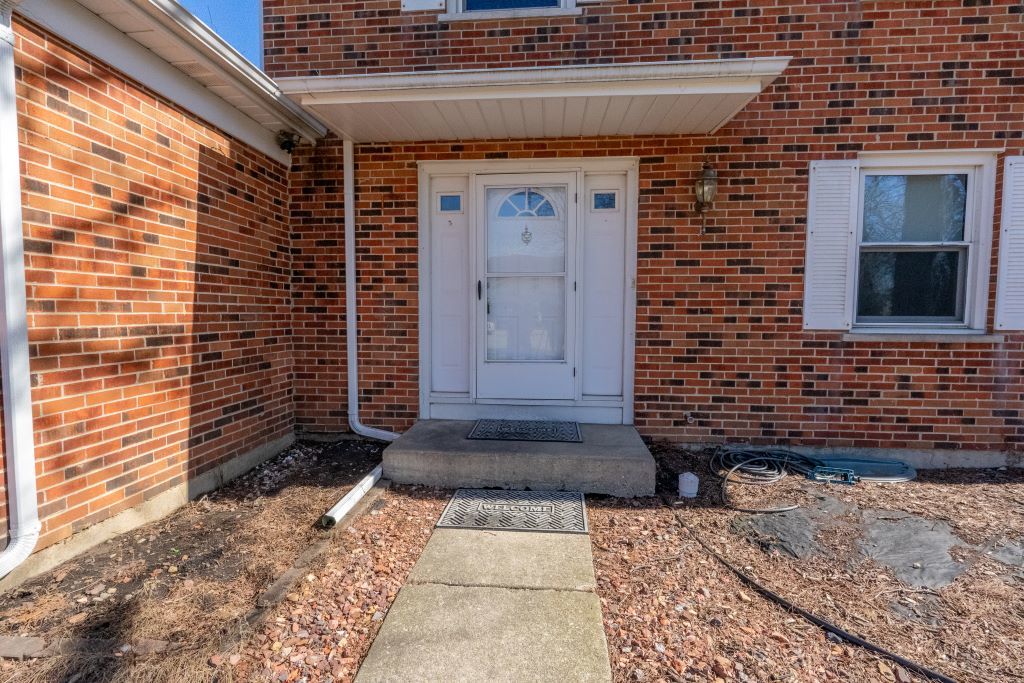 4345 Mumford Drive, Hoffman Estates, IL 60192