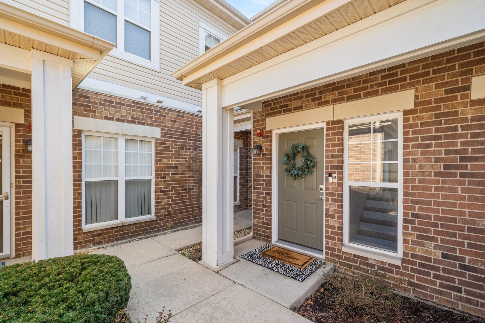 620 Pineridge Drive #620, Oswego, IL 60543