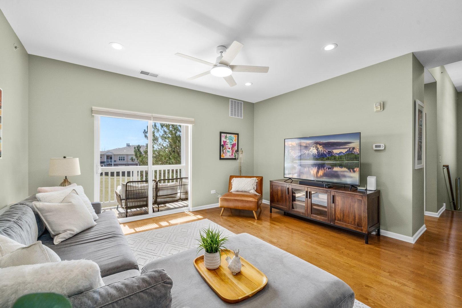 620 Pineridge Drive #620, Oswego, IL 60543