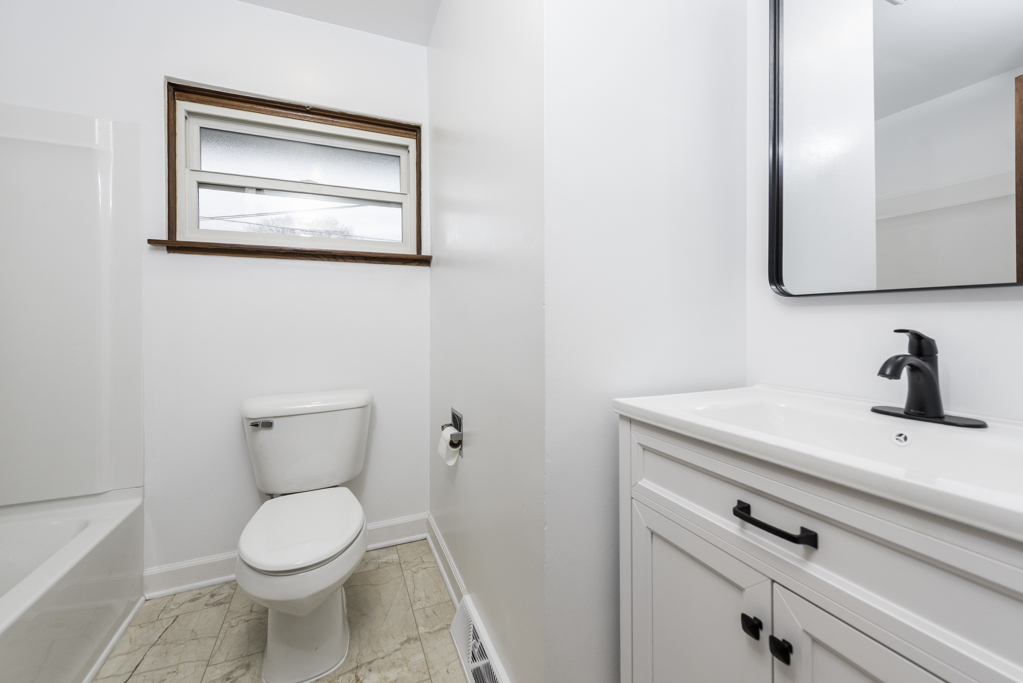 1916 Niva Court, Waukegan, IL 60087