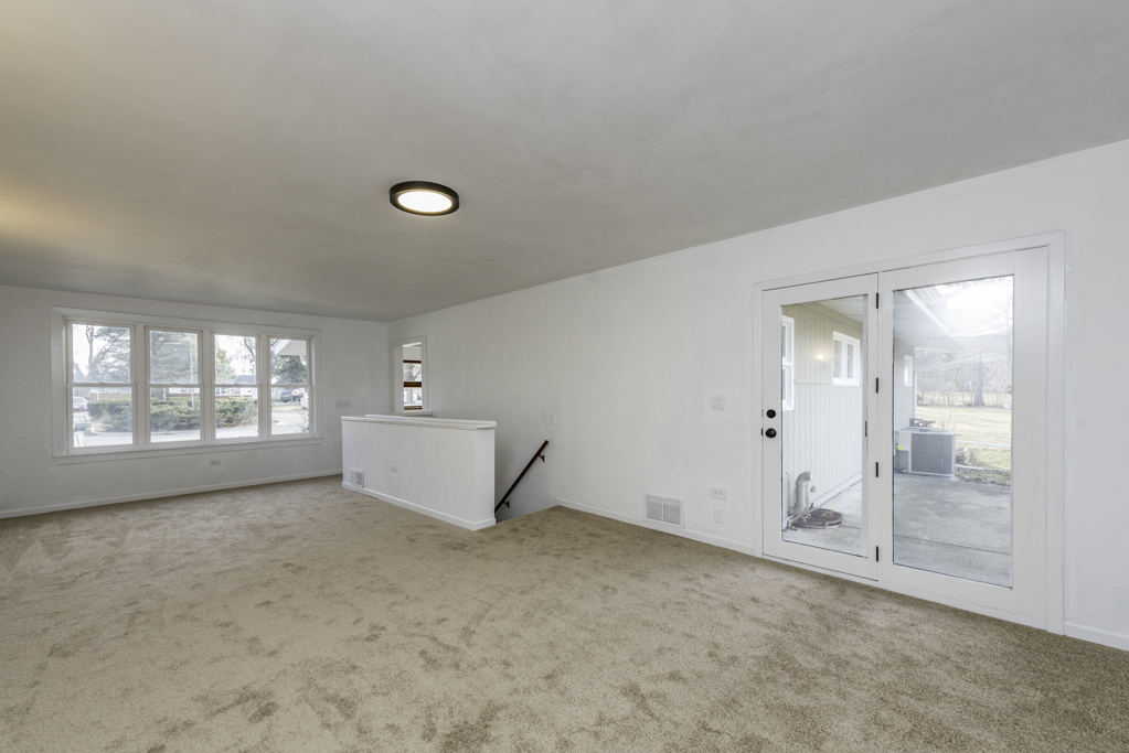 1916 Niva Court, Waukegan, IL 60087