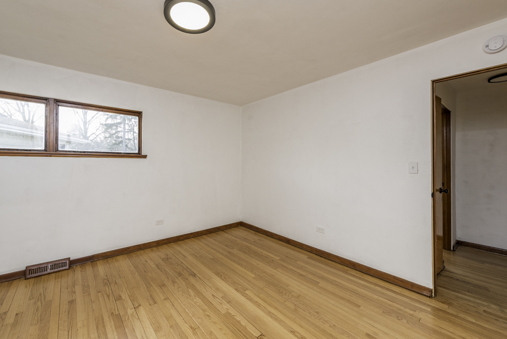 1916 Niva Court, Waukegan, IL 60087