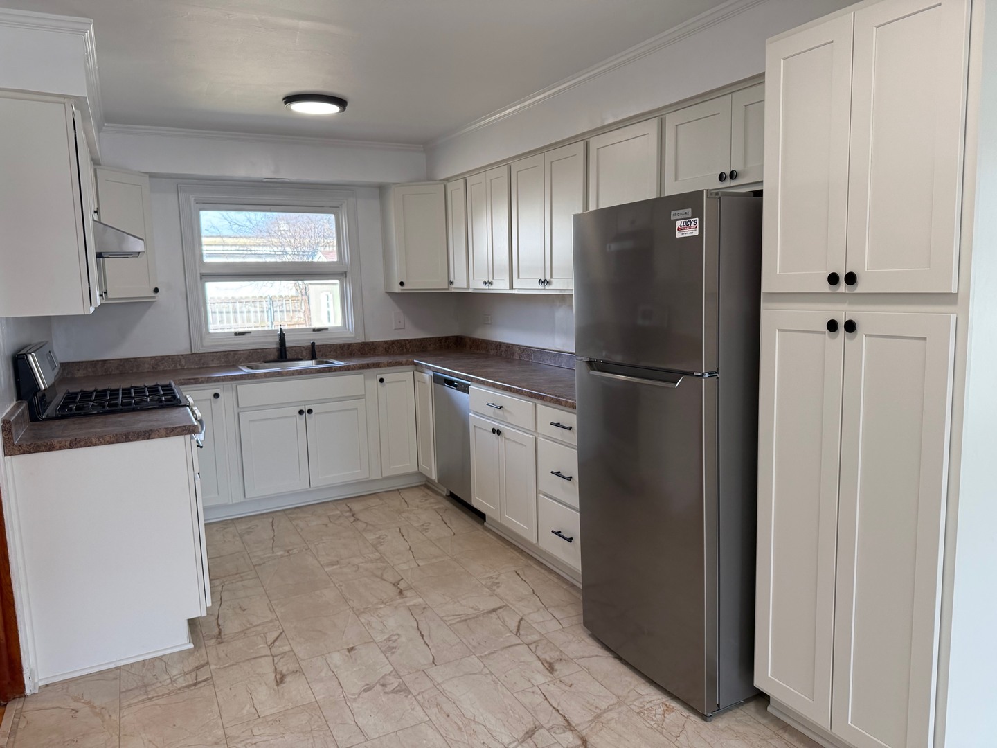 1916 Niva Court, Waukegan, IL 60087