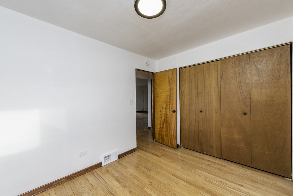 1916 Niva Court, Waukegan, IL 60087