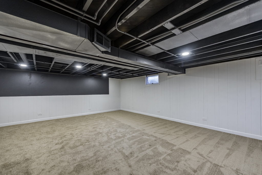 1916 Niva Court, Waukegan, IL 60087