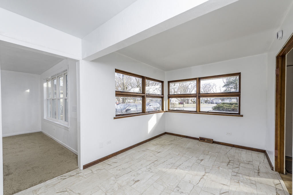 1916 Niva Court, Waukegan, IL 60087