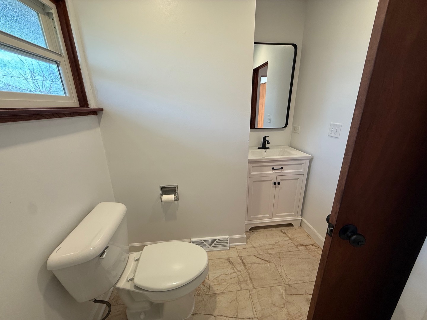 1916 Niva Court, Waukegan, IL 60087