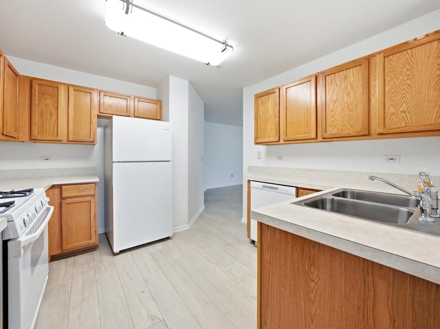 13833 S Balsam Lane #D, Plainfield, IL 60544