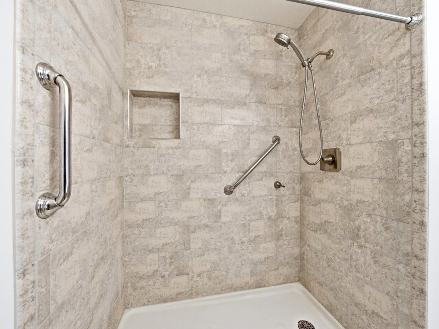 13833 S Balsam Lane #D, Plainfield, IL 60544