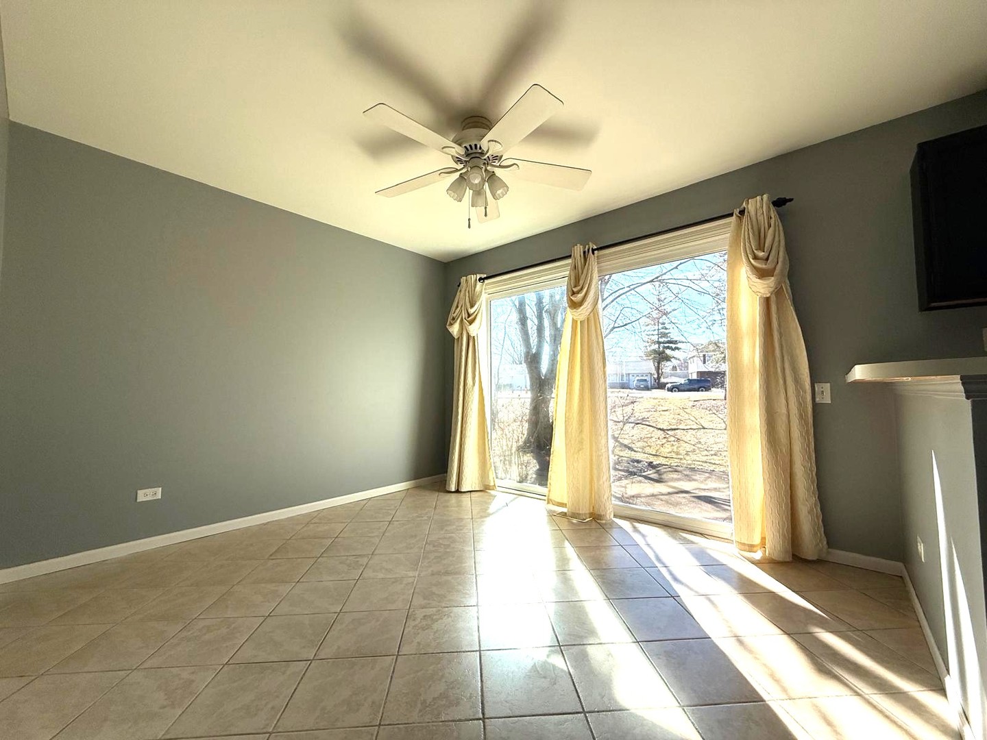 295 Chrisman Drive, Streamwood, IL 60107