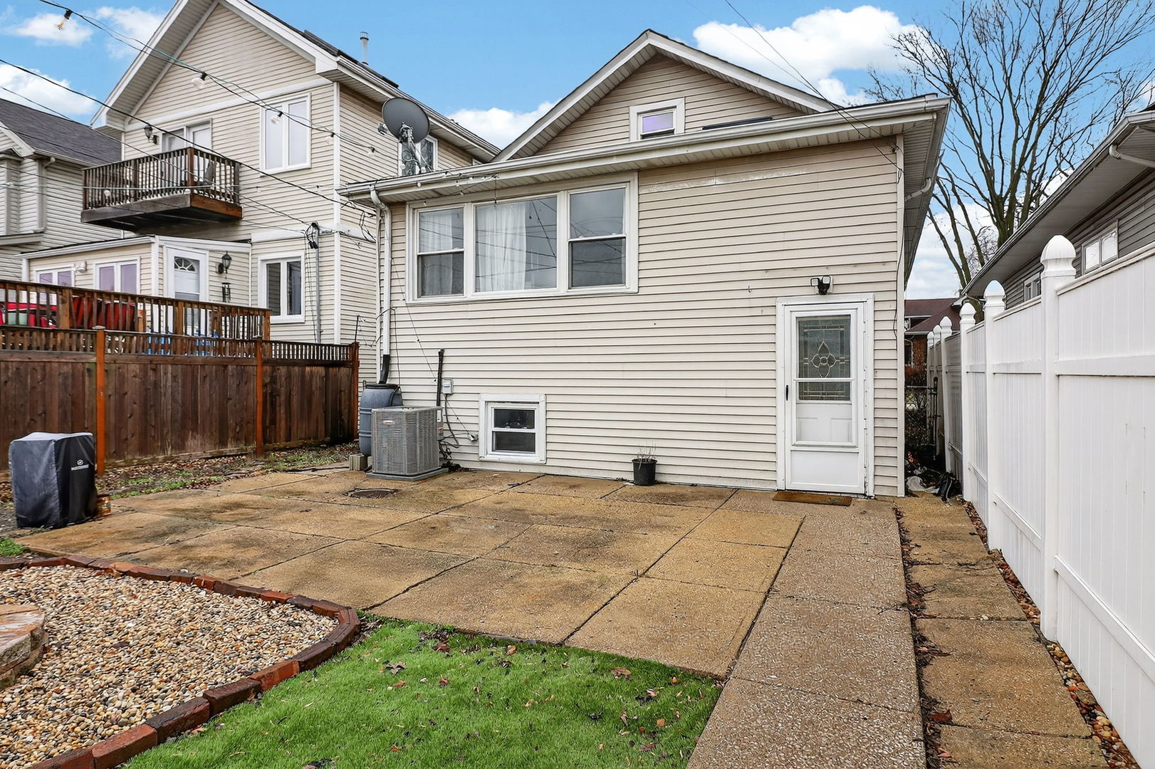 914 Lathrop Avenue, Forest Park, IL 60130