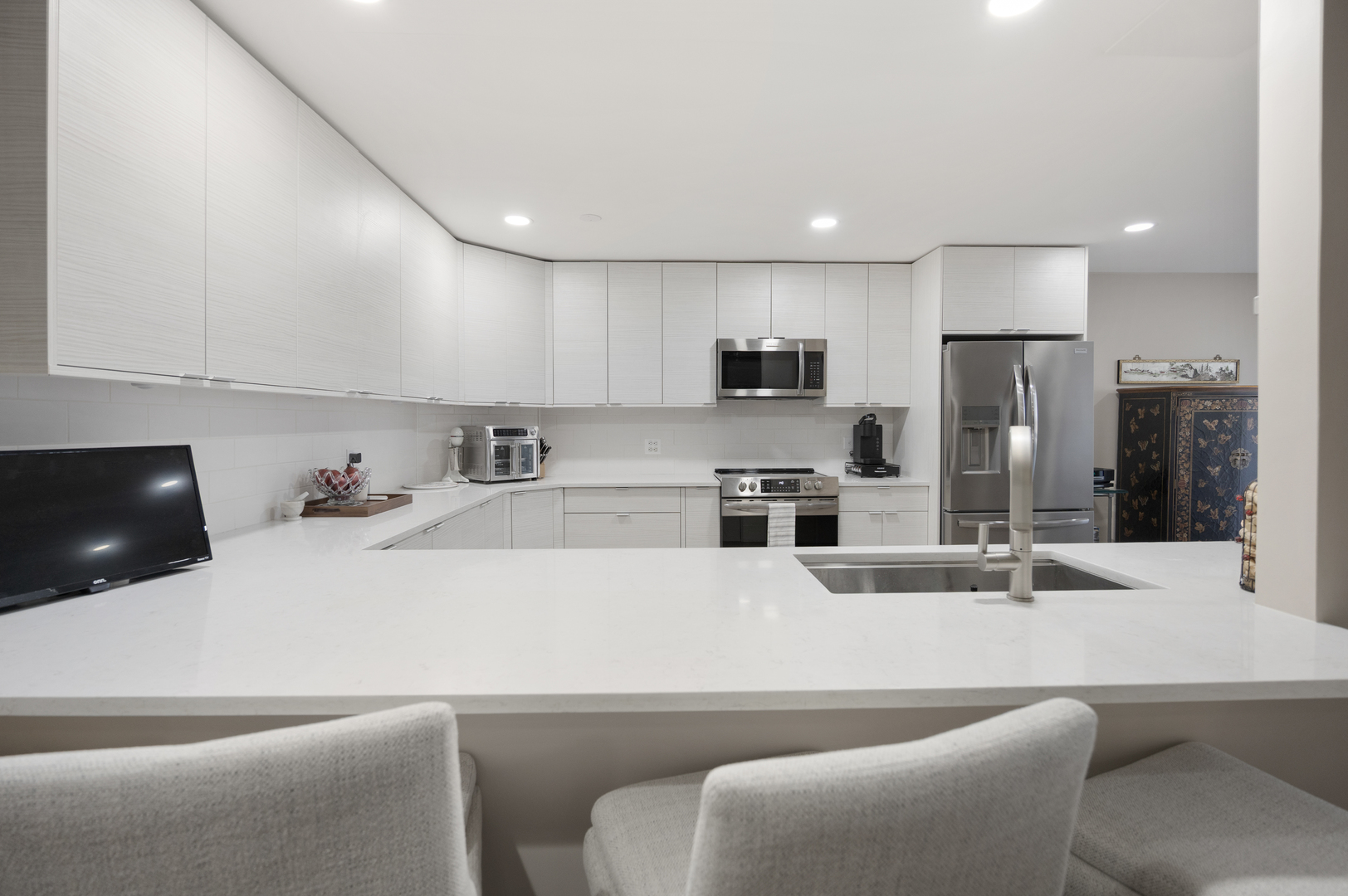 1401 Burr Oak Road #117B, Hinsdale, IL 60521