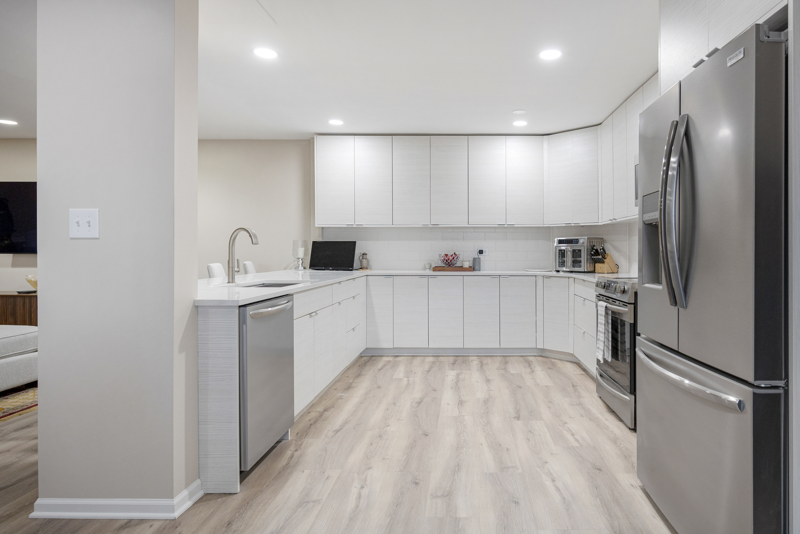 1401 Burr Oak Road #117B, Hinsdale, IL 60521