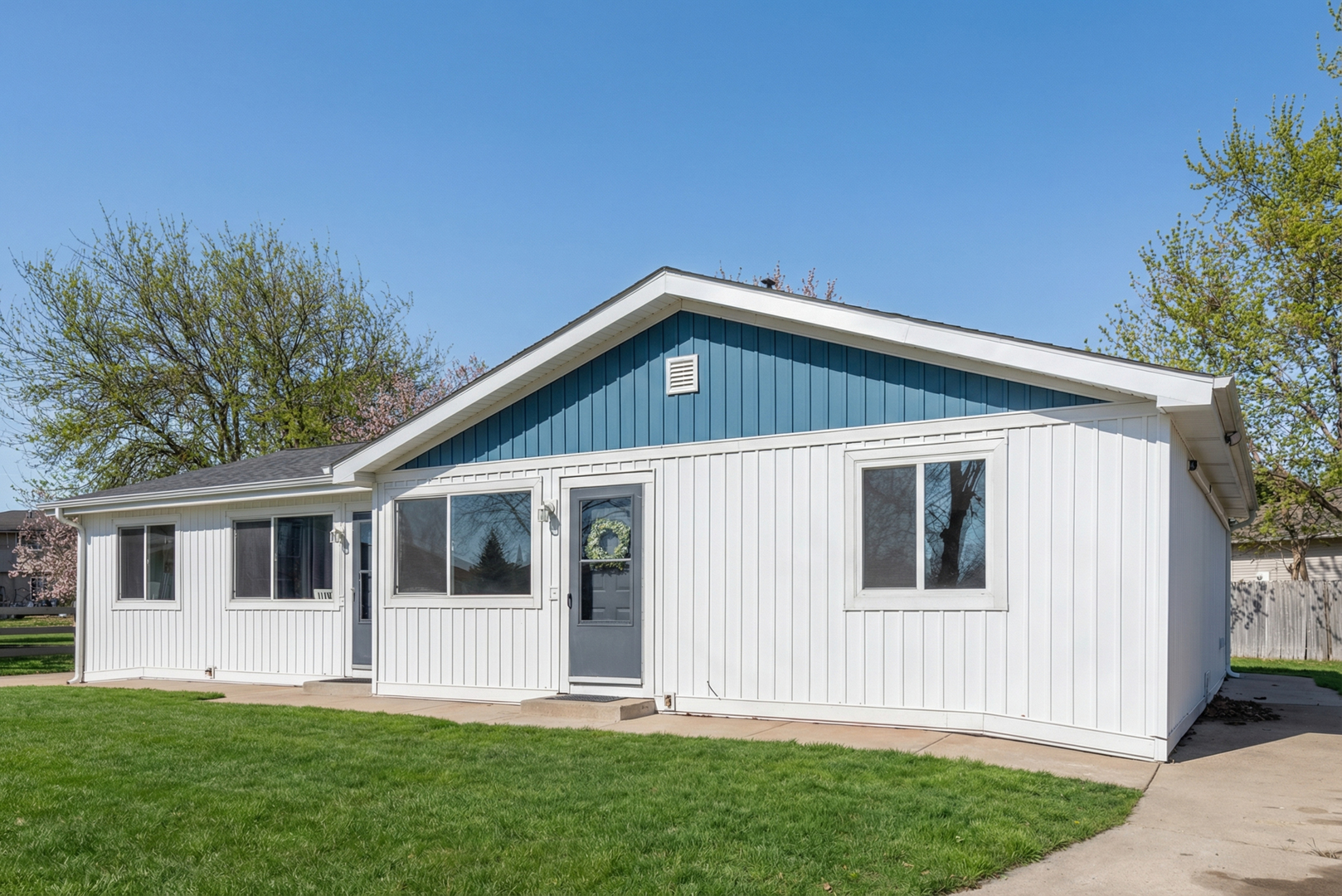 1142 Ohio Court, Aurora, IL 60505