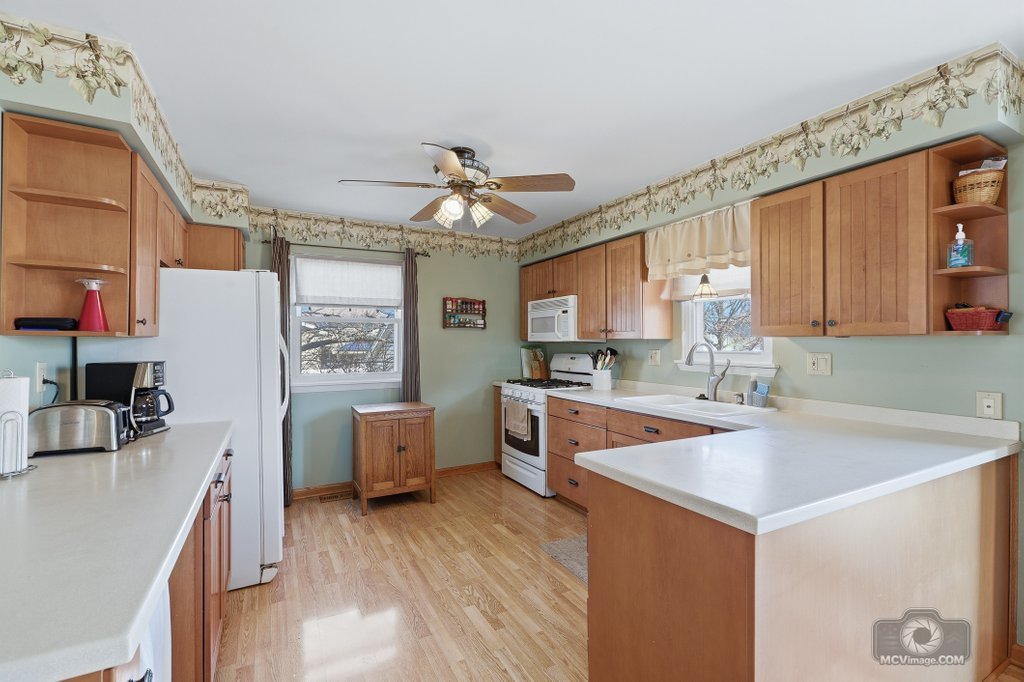 904 Cove Avenue, Lockport, IL 60441