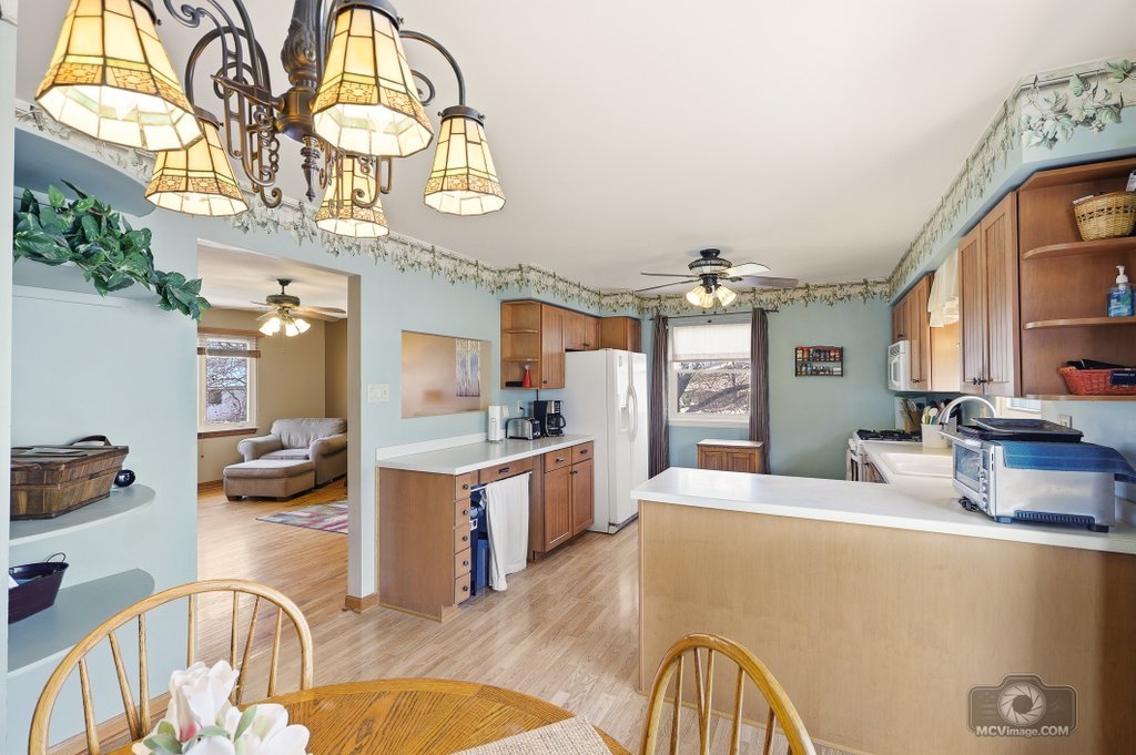 904 Cove Avenue, Lockport, IL 60441