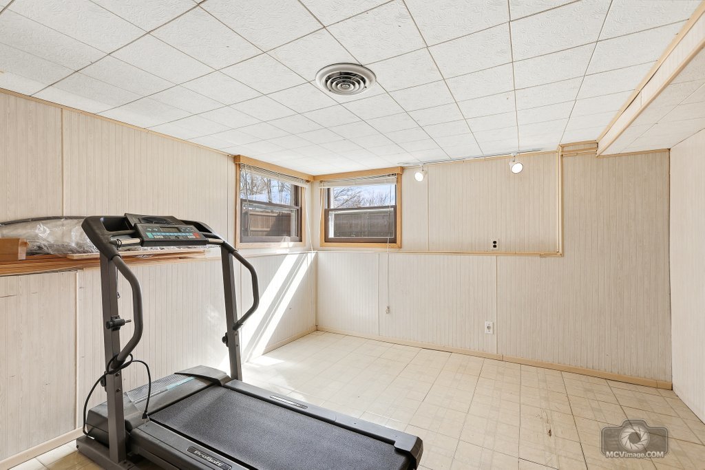 904 Cove Avenue, Lockport, IL 60441