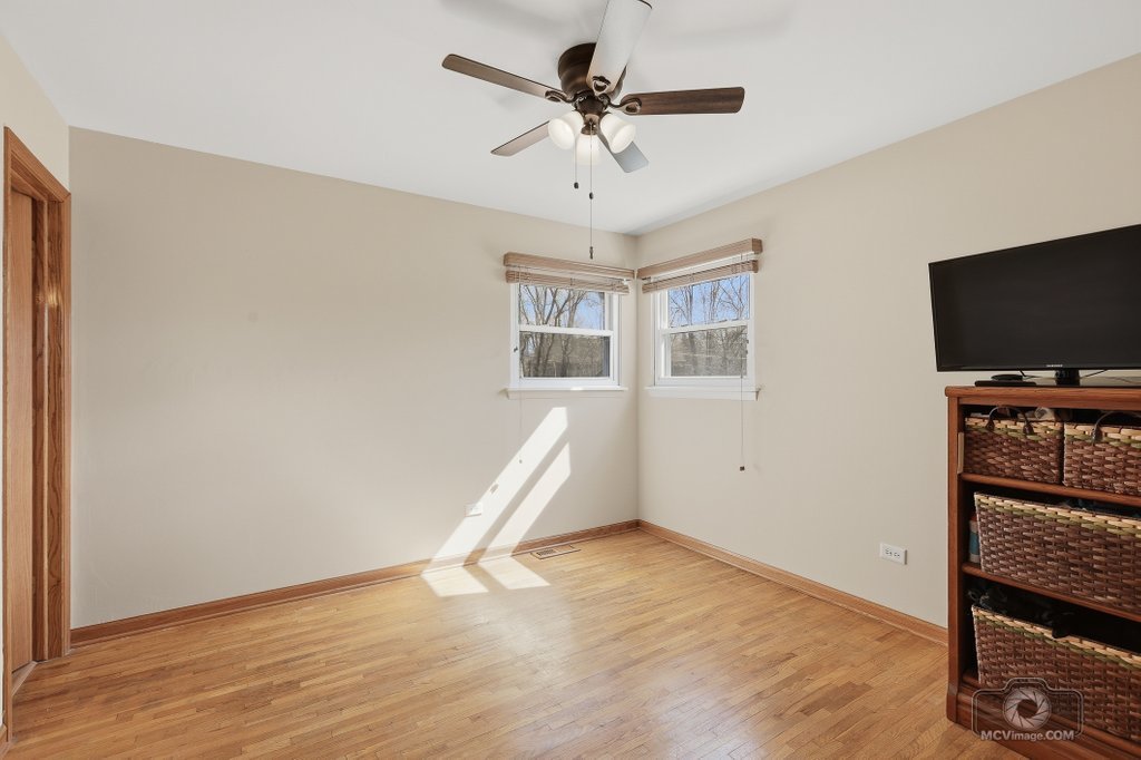 904 Cove Avenue, Lockport, IL 60441