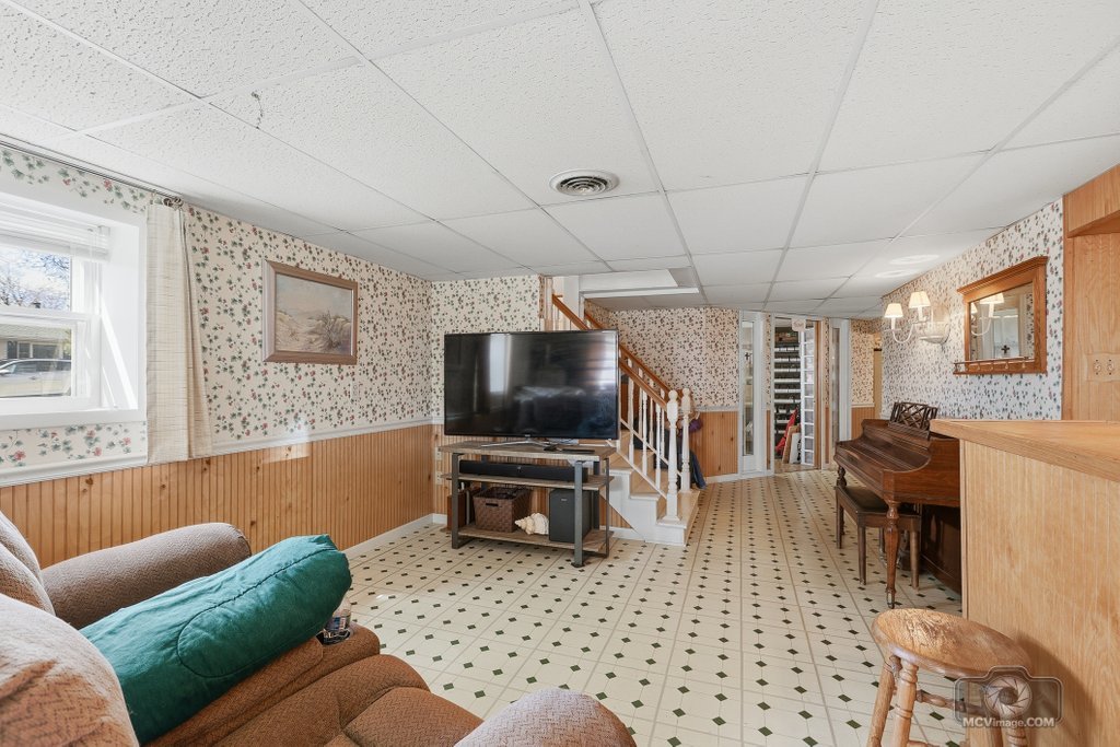 904 Cove Avenue, Lockport, IL 60441