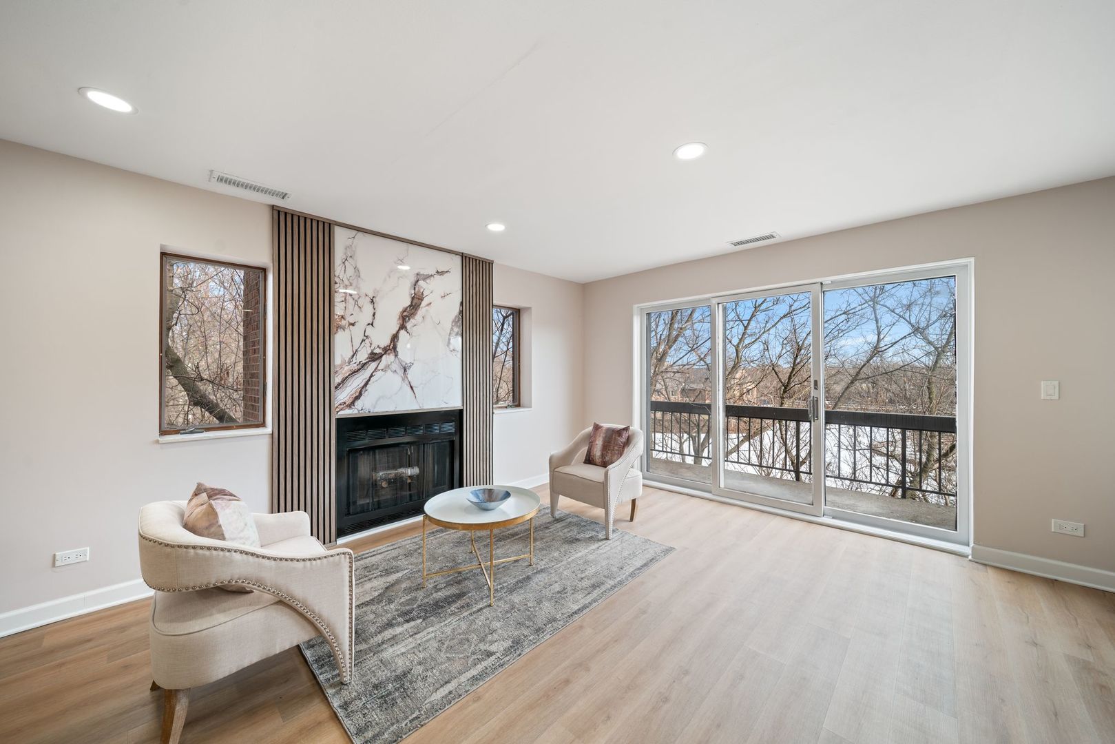 10 Trafalgar Square #403, Lincolnshire, IL 60069