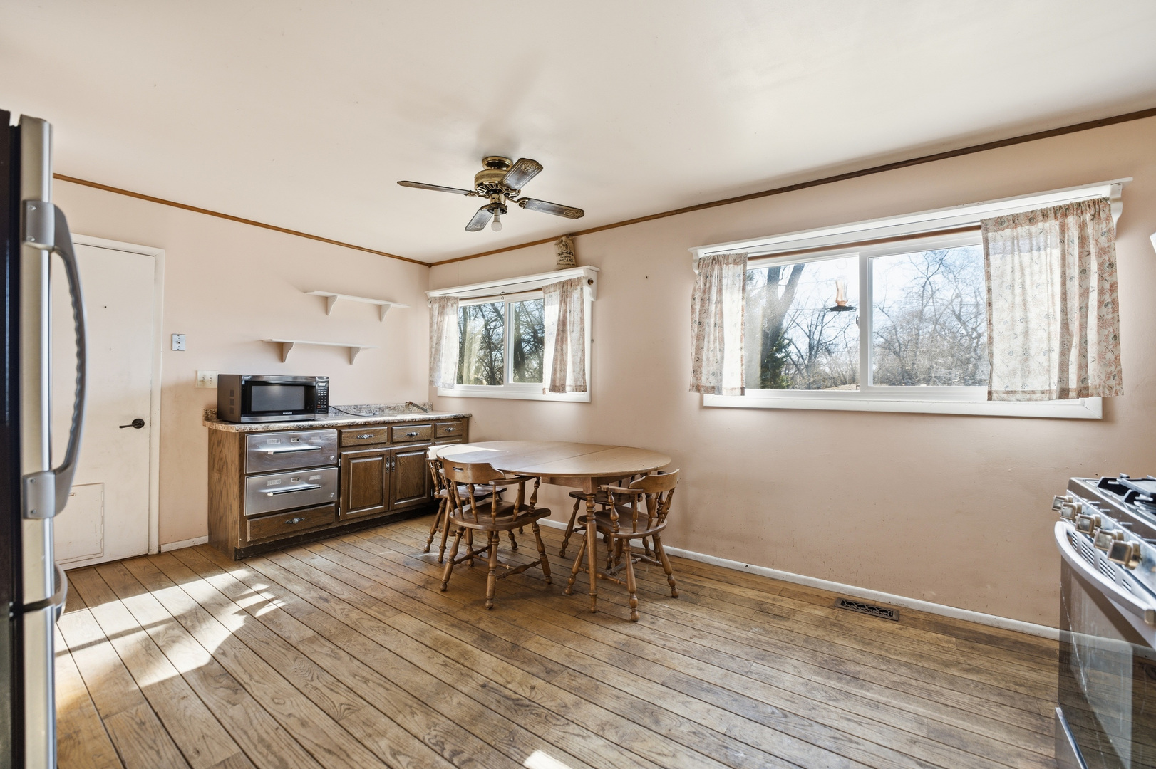 425 Walnut Drive, Streamwood, IL 60107