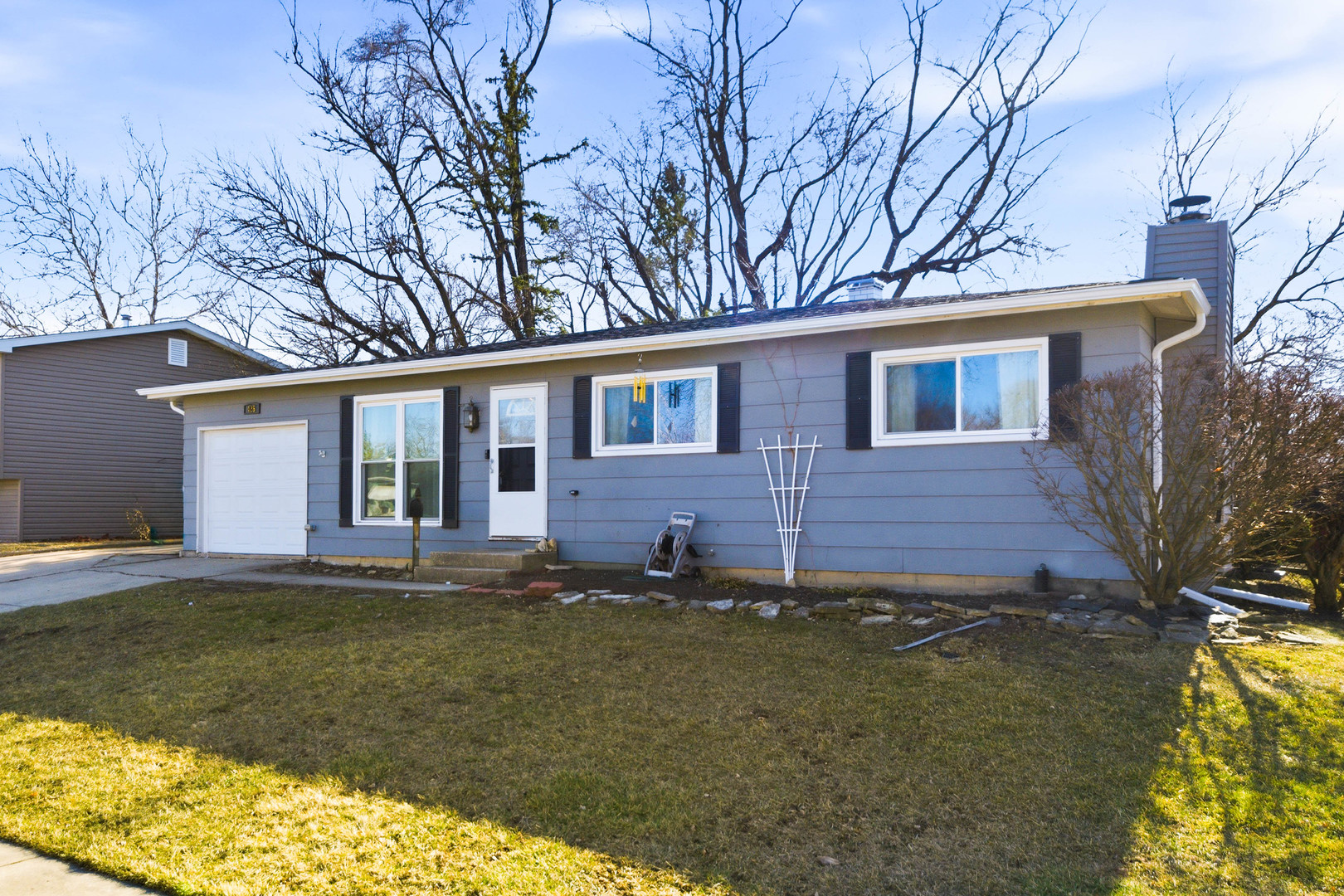 425 Walnut Drive, Streamwood, IL 60107