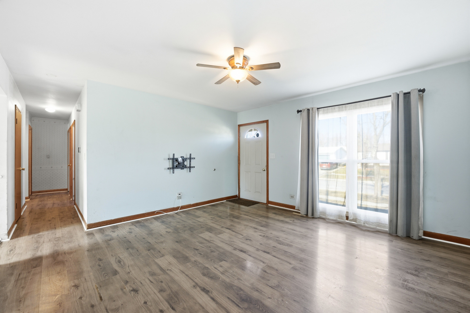 425 Walnut Drive, Streamwood, IL 60107