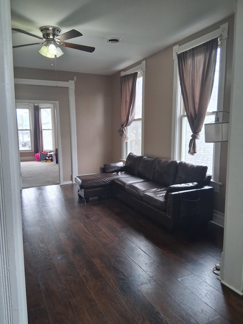 4810 S Union Avenue, Chicago, IL 60609