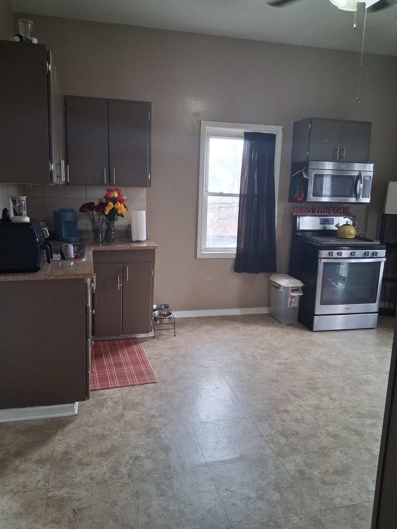 4810 S Union Avenue, Chicago, IL 60609