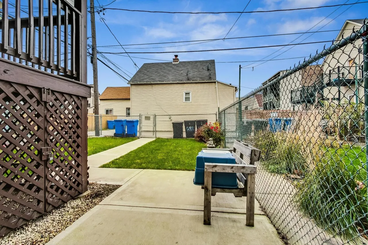 4810 S Union Avenue, Chicago, IL 60609