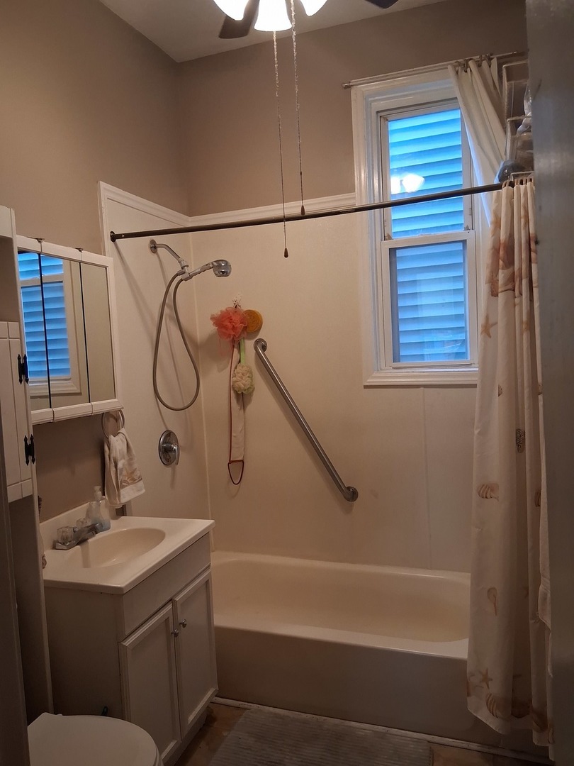 4810 S Union Avenue, Chicago, IL 60609