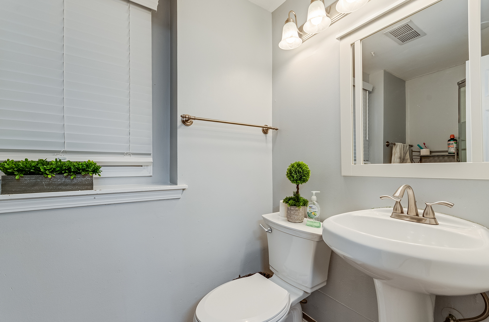 2340 Portsmouth Court, Aurora, IL 60504