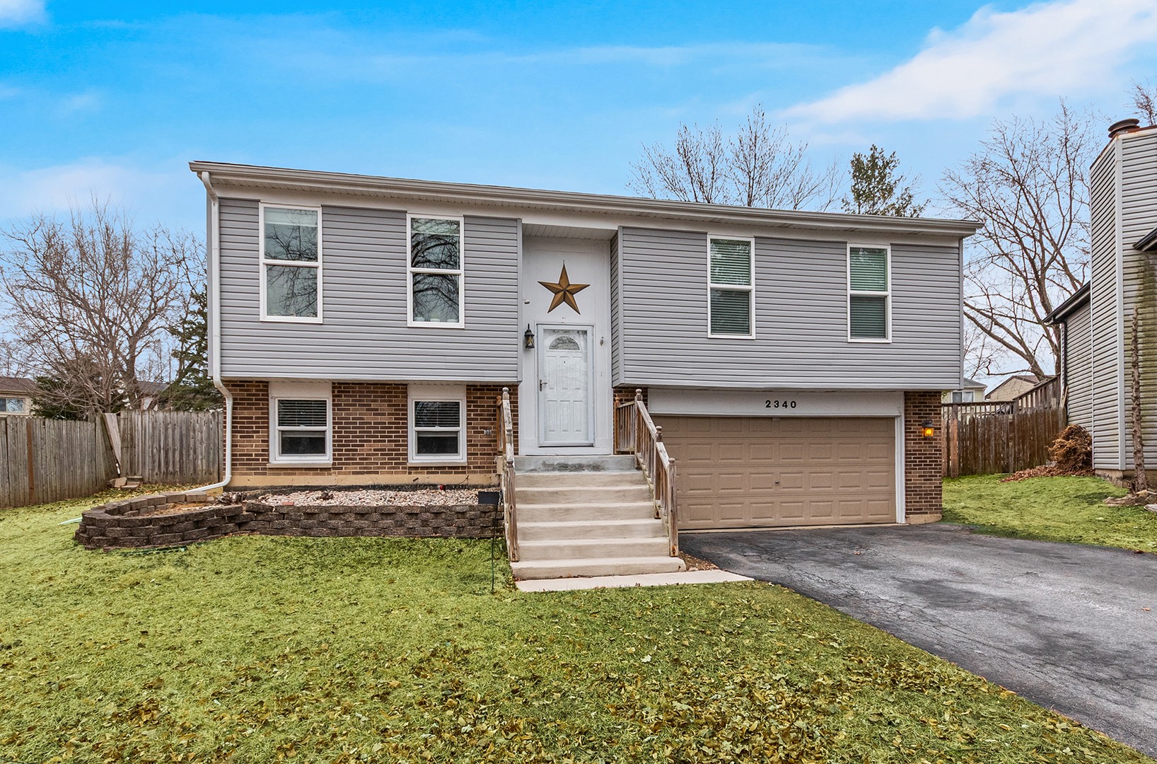 2340 Portsmouth Court, Aurora, IL 60504