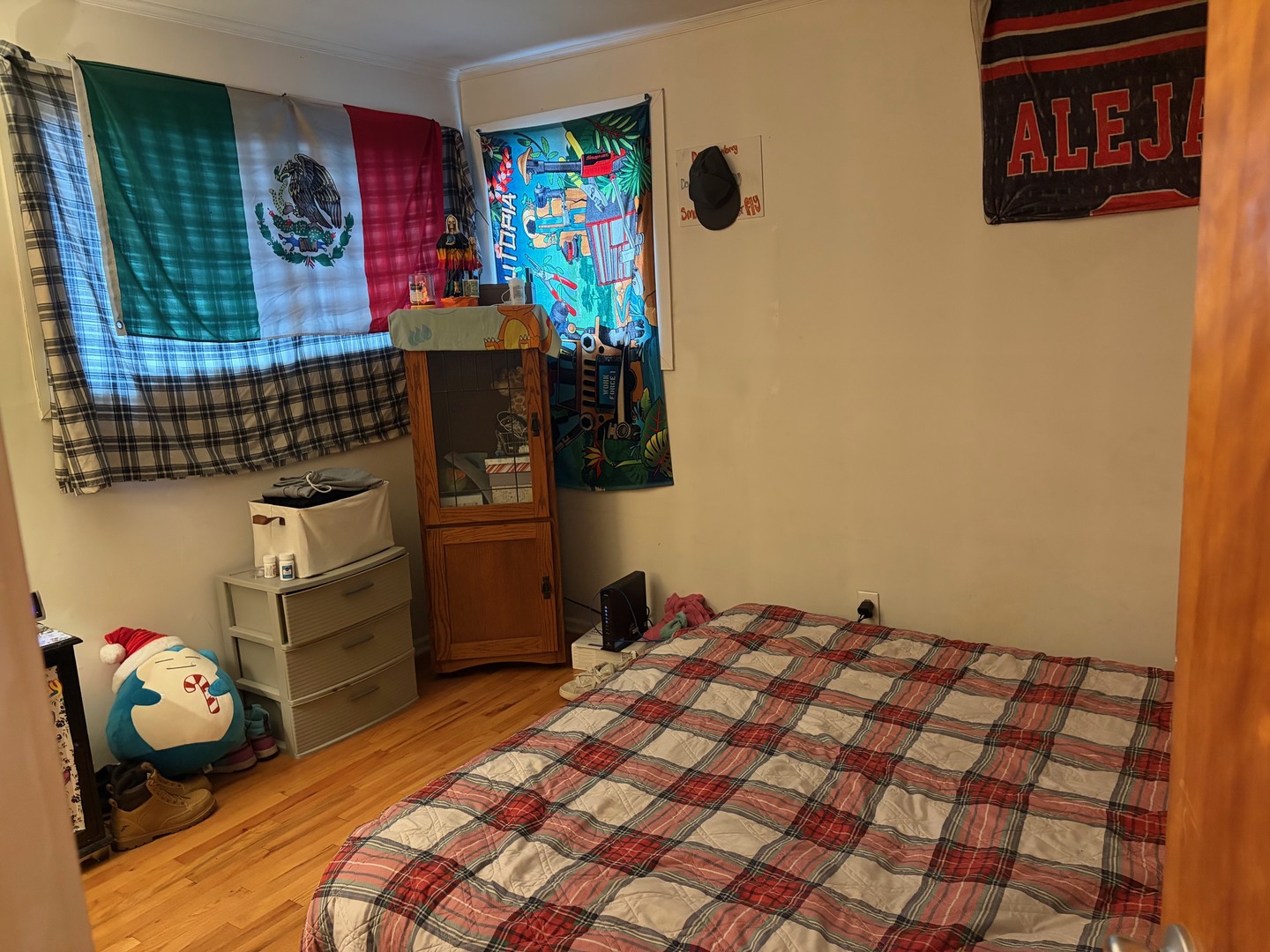 8417 S Scottsdale Avenue, Chicago, IL 60652