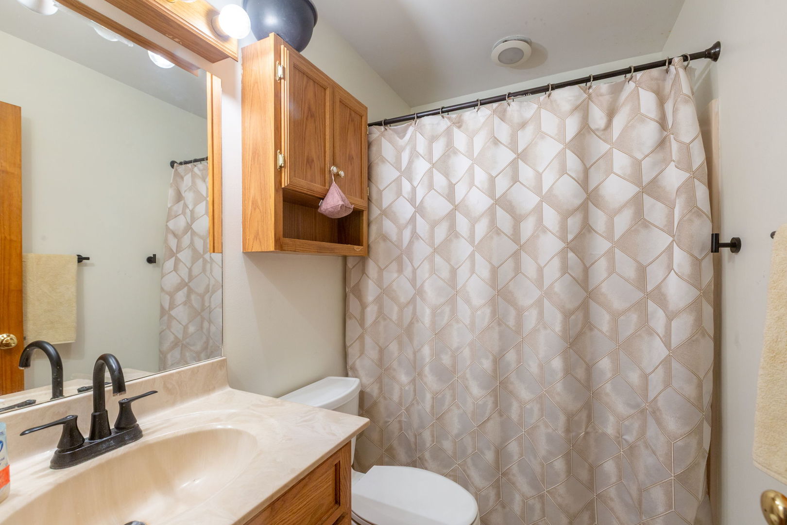 5 Echo Hill Road, Oakwood Hills, IL 60013