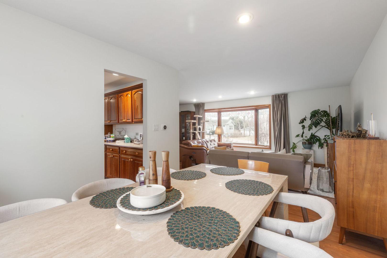 5 Echo Hill Road, Oakwood Hills, IL 60013