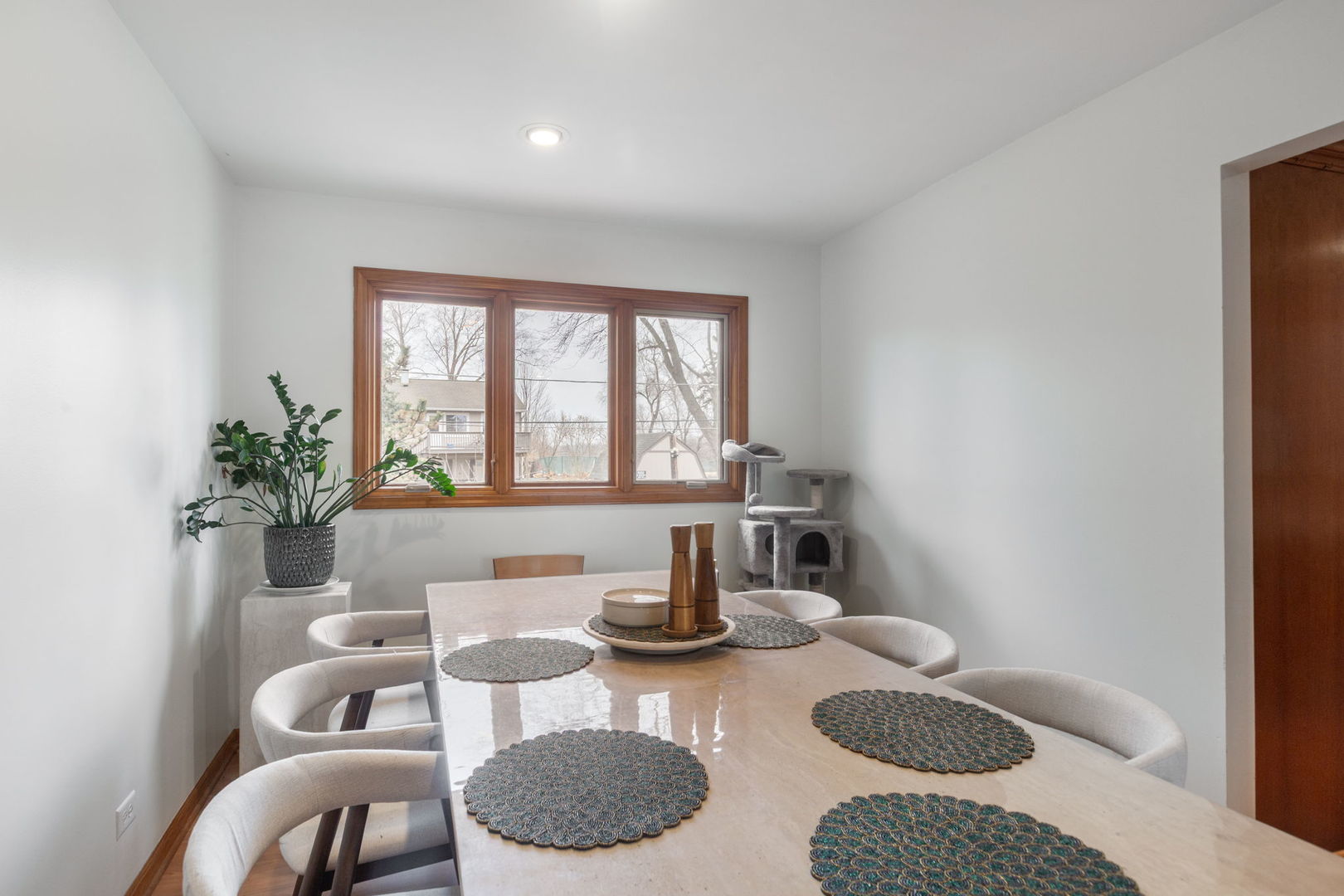 5 Echo Hill Road, Oakwood Hills, IL 60013