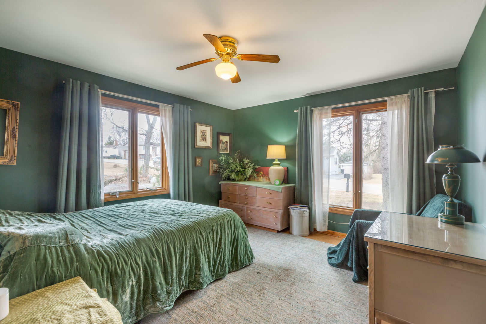 5 Echo Hill Road, Oakwood Hills, IL 60013