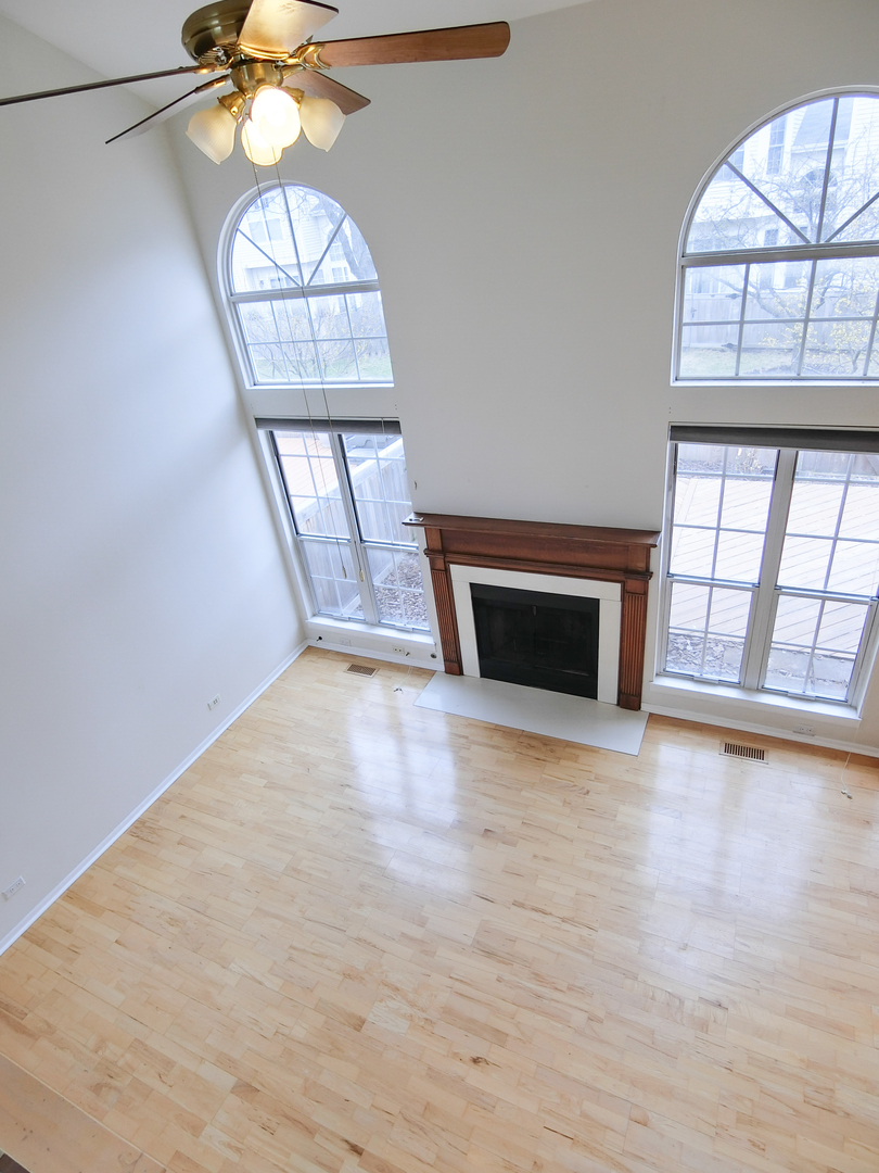 905 Sturnbridge Court, Schaumburg, IL 60173