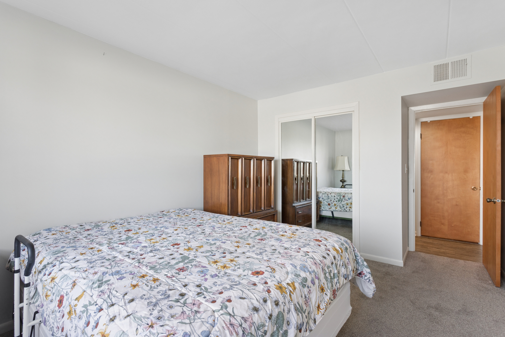 2900 Maple Avenue #4D, Downers Grove, IL 60515