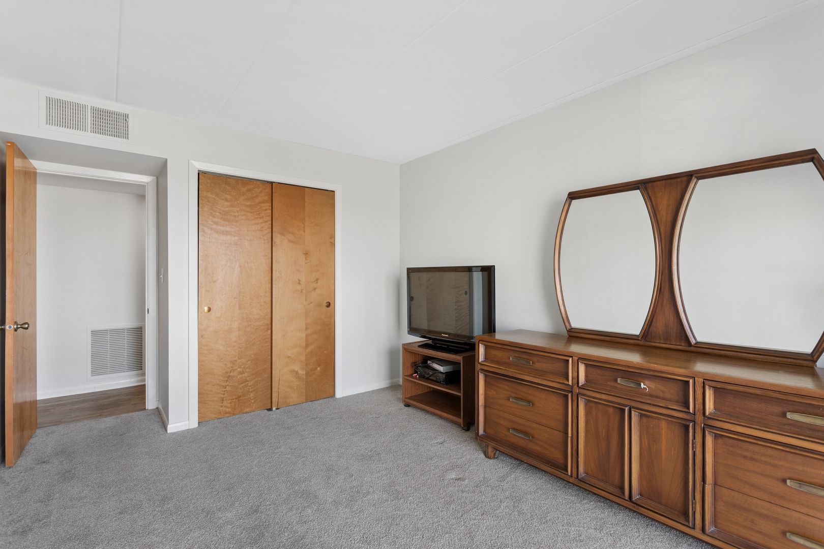 2900 Maple Avenue #4D, Downers Grove, IL 60515