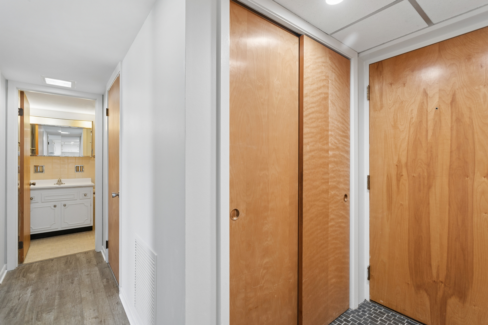 2900 Maple Avenue #4D, Downers Grove, IL 60515